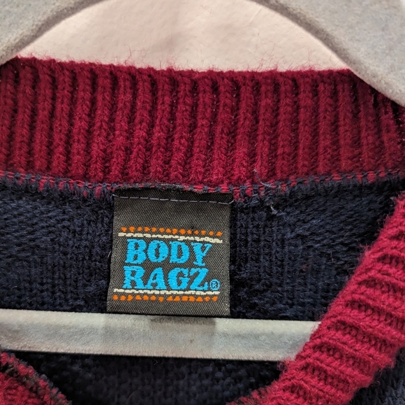 VINTAGE kids Burgandy and navy chunky knit crewneck sweater - Picture 2 of 7